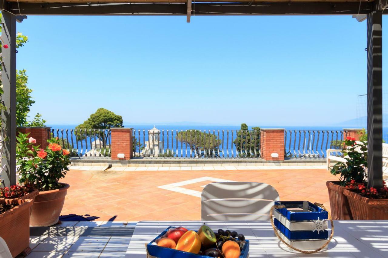 Aquamarine Relaxing Capri Suites Buitenkant foto
